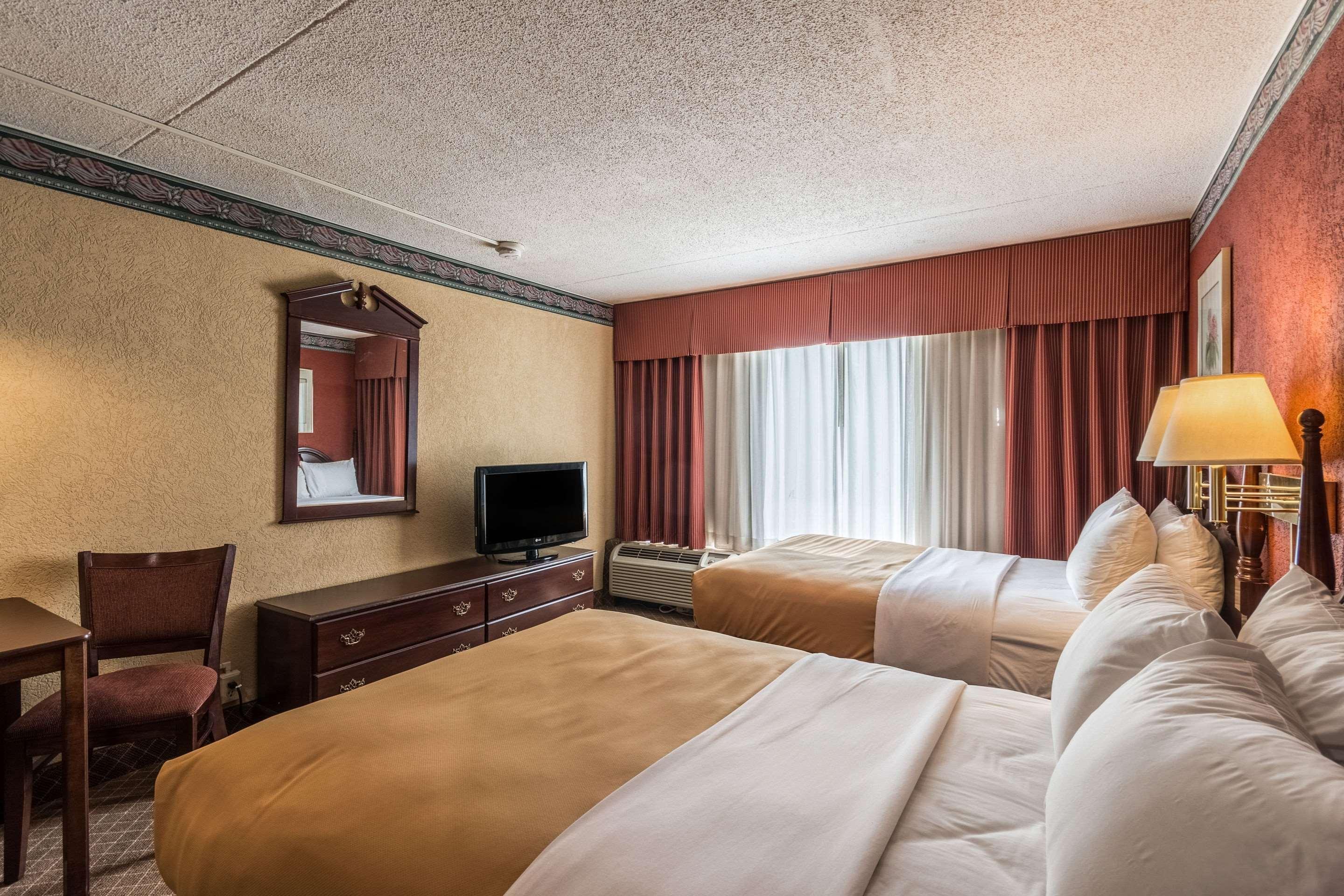 Suburban Extended Stay Hotel Fairmont Esterno foto