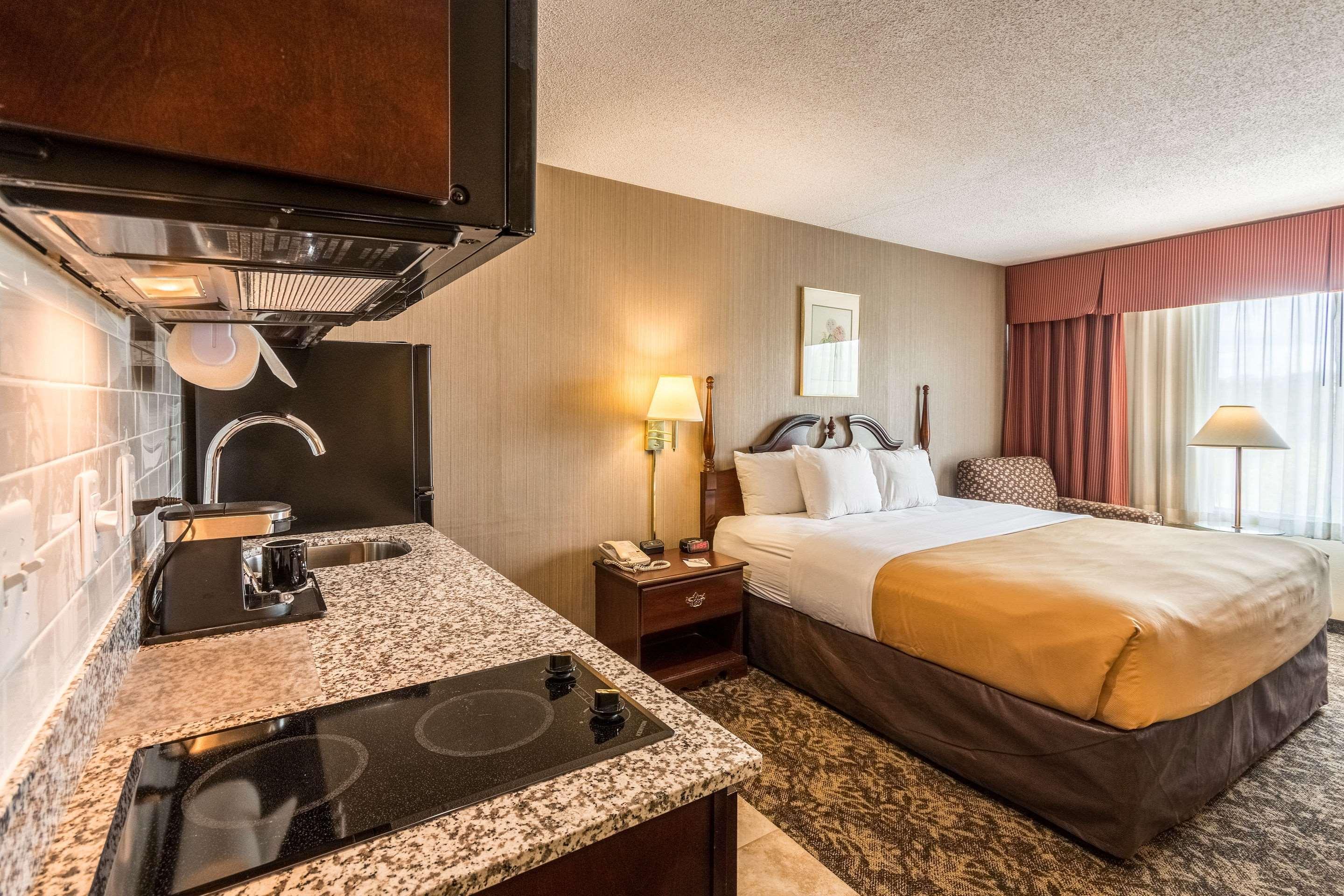 Suburban Extended Stay Hotel Fairmont Esterno foto