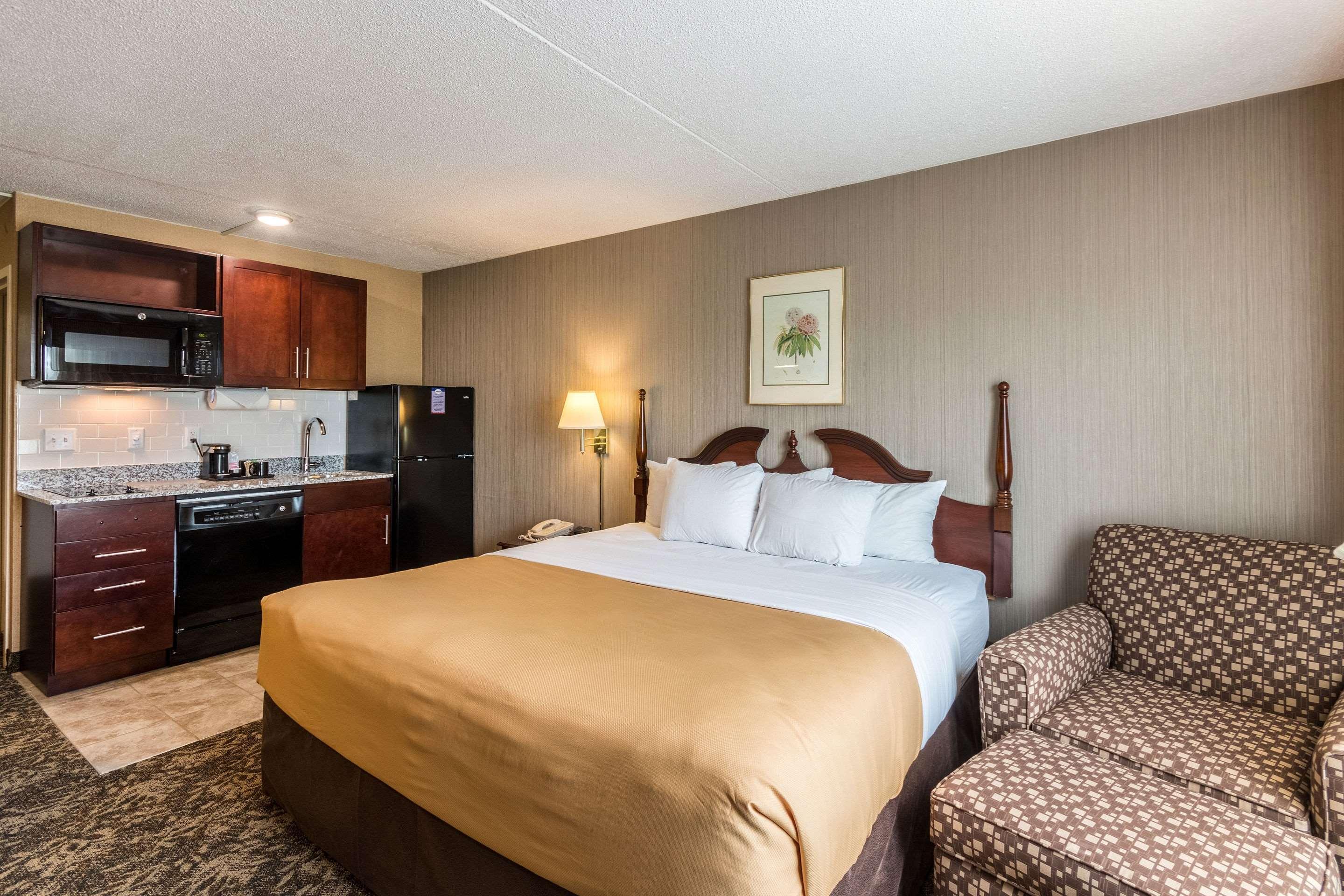 Suburban Extended Stay Hotel Fairmont Esterno foto