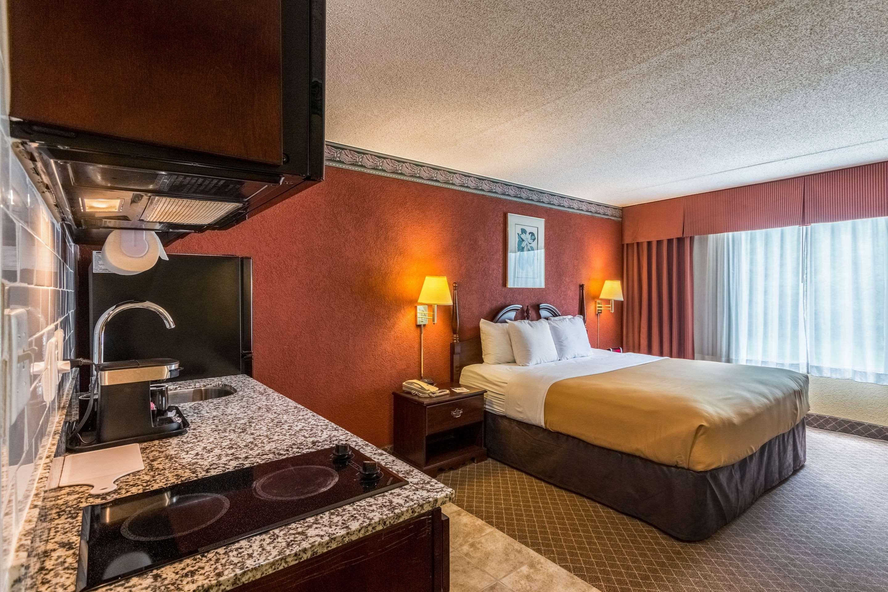 Suburban Extended Stay Hotel Fairmont Esterno foto
