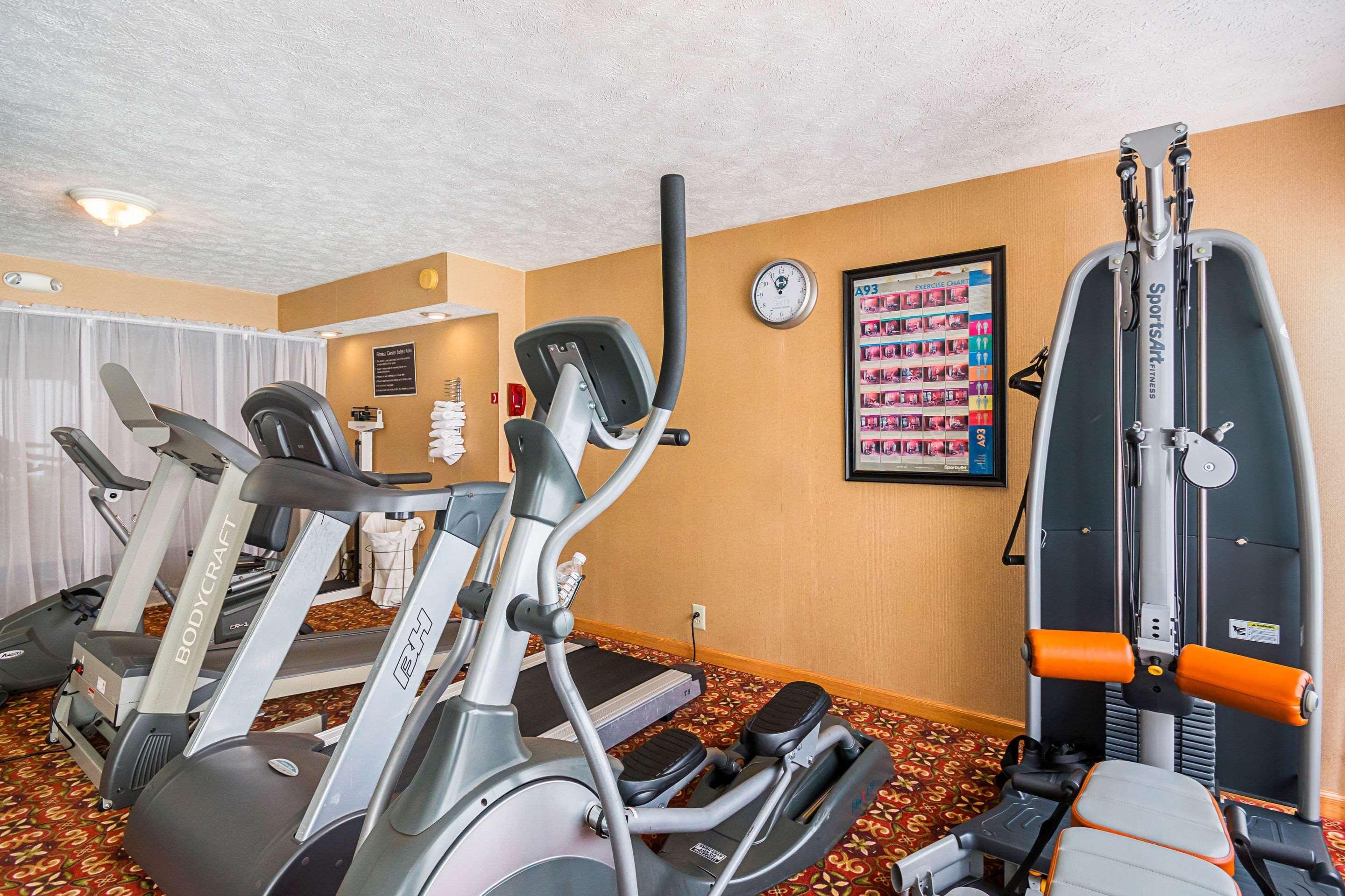 Suburban Extended Stay Hotel Fairmont Esterno foto