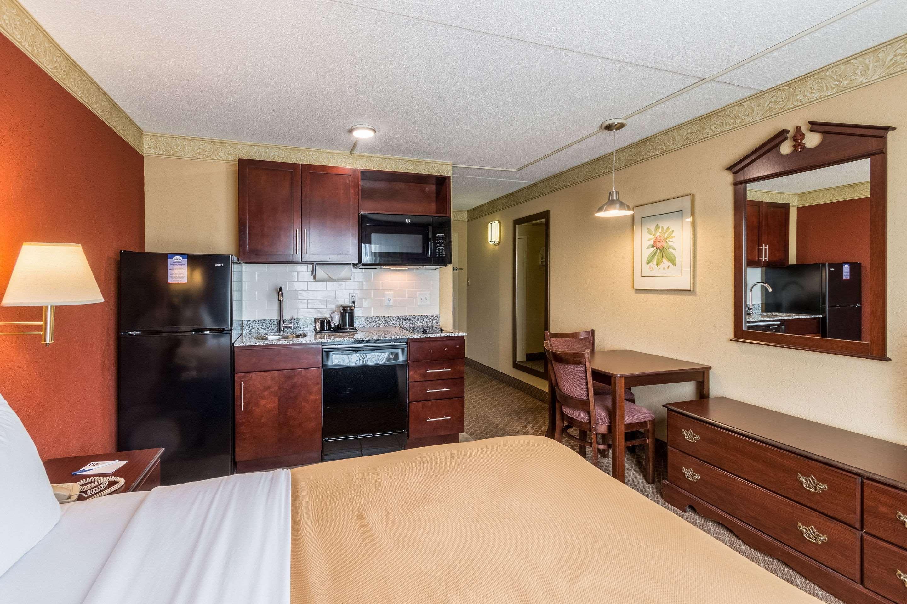 Suburban Extended Stay Hotel Fairmont Esterno foto